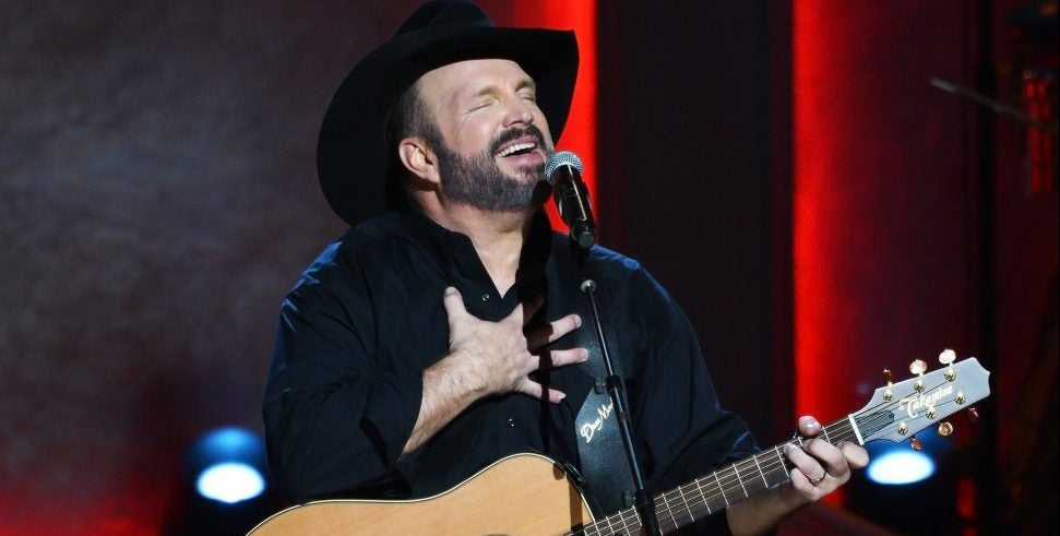 Garth Brooks To Make Announcement Thursday: 'it's Gonna Be Cool'