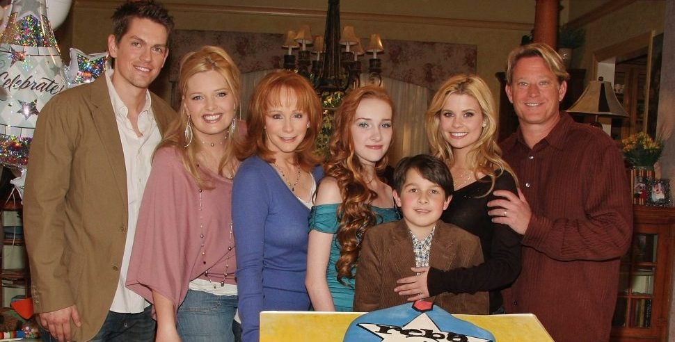 Reba Pushes For Her Sitcom To Get A Reboot