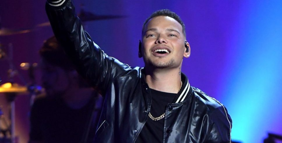 WATCH: Kane Brown's Cheering Balcony ACM Background Singers