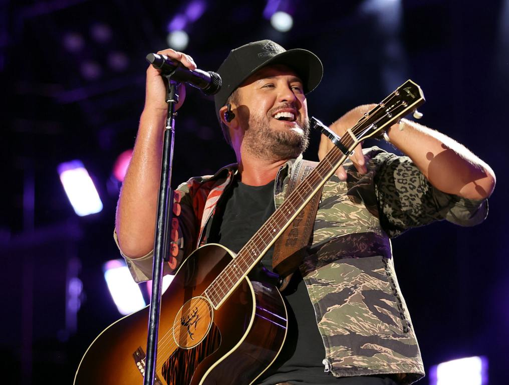 Luke Bryan Falls Short of Songwriting Goal, But Keeps Music Fun