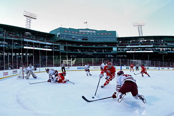 Women's ice hockey set to play at Frozen Fenway 2023 - Holy Cross