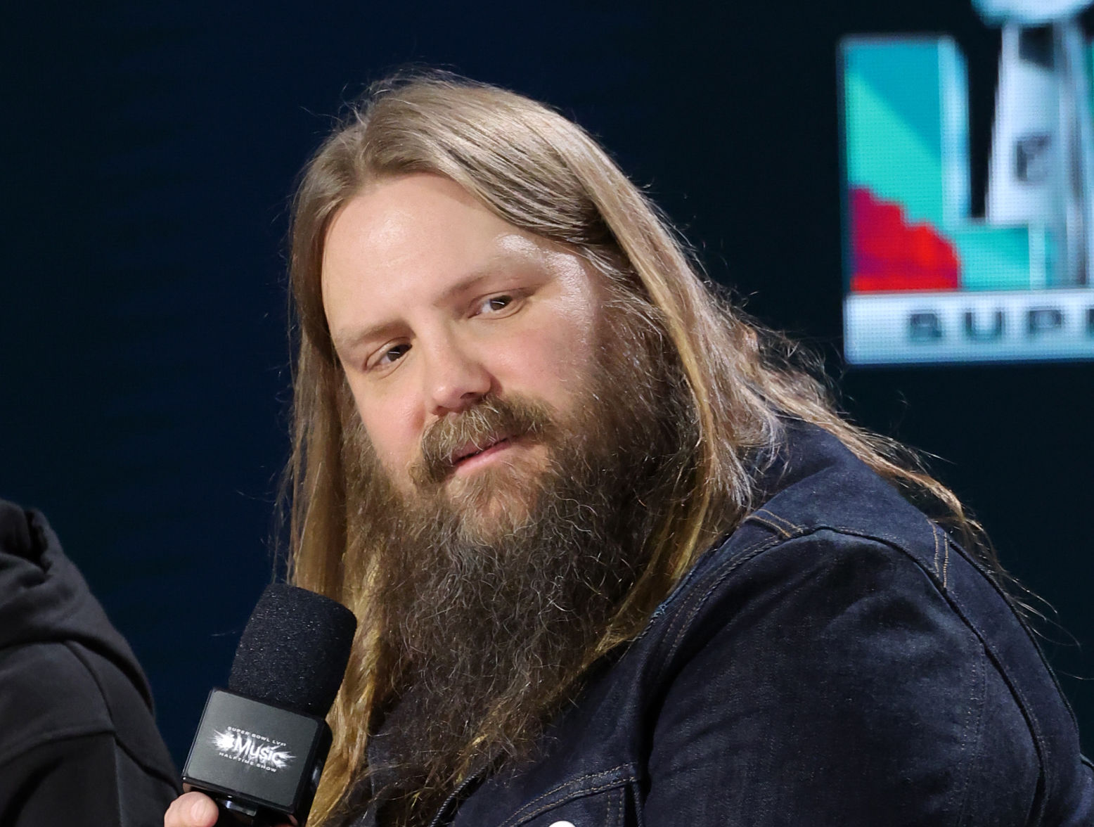 Chris Stapleton Fans Missed This Emotional Behind-the-Scenes Moment at the Super  Bowl
