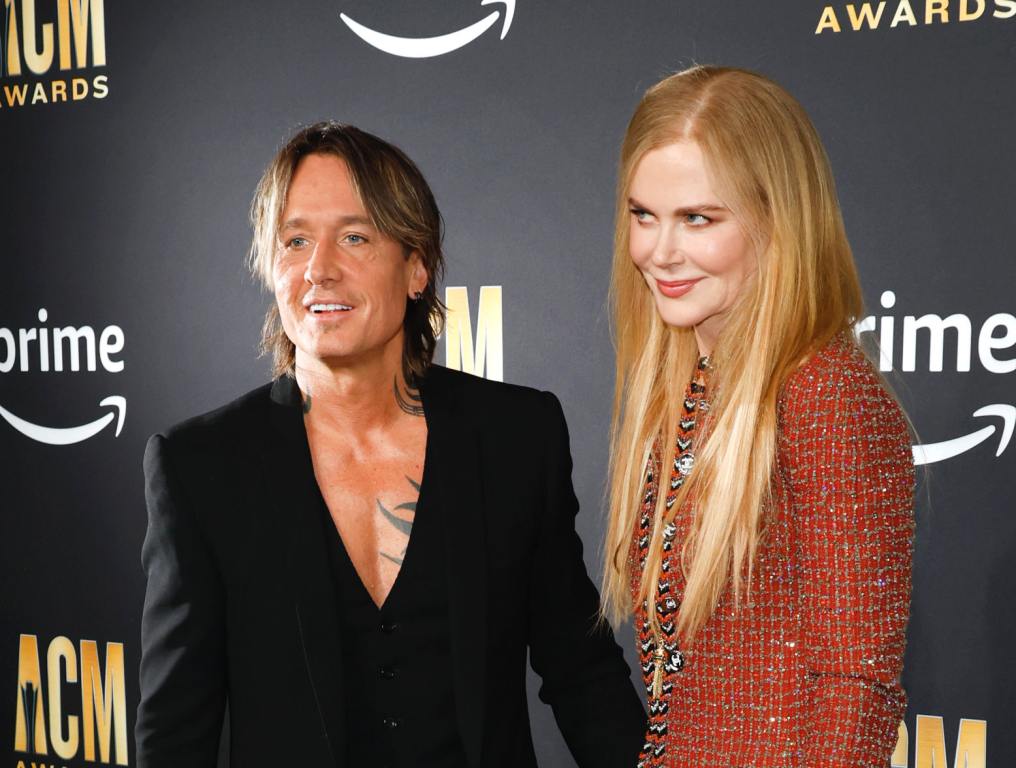 Nicole Kidman Surprises Keith Urban Fans In Vegas