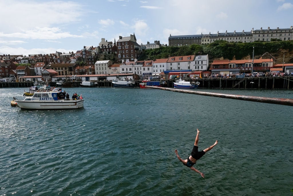 Watch: Hilarious Bloopers From Greasy Pole Contest In Gloucester