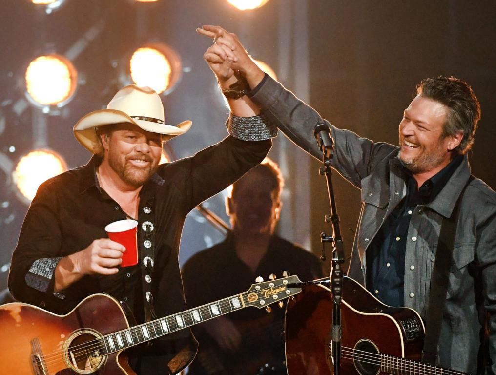 Blake Shelton Will Present Country Icon Award To Toby Keith