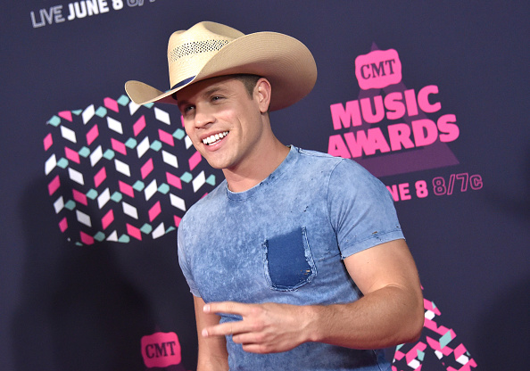 Dustin Lynch 